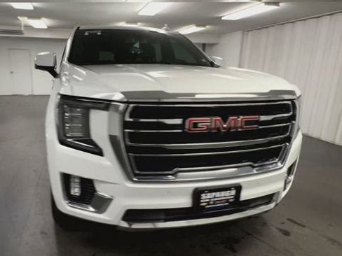Certified 2022 GMC Yukon SLT w/ SLT Premium Package AWD/4WD image 3