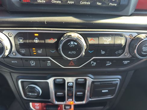 Used 2018 Jeep Wrangler Unlimited Rubicon image 13