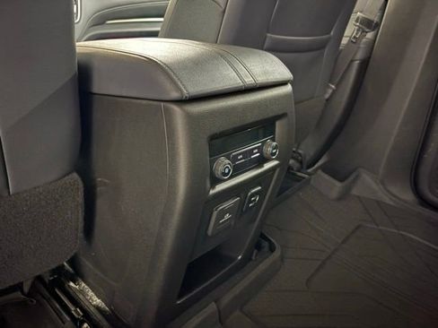 Used 2018 Chevrolet Traverse LT w/ LPO, Floor Liner Package AWD/4WD image 26