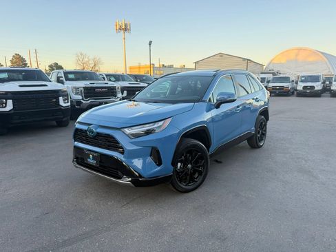 Used 2024 Toyota RAV4 SE w/ Convenience Package image 3