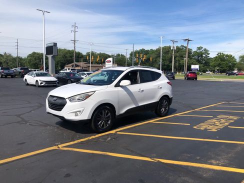 Used 2015 Hyundai Tucson SE AWD/4WD image 4
