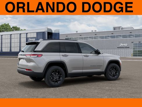 New 2026 Jeep Grand Cherokee Altitude RWD image 4
