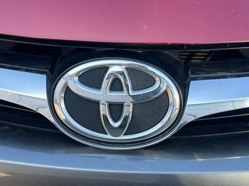Used 2017 Toyota Camry LE FWD image 13