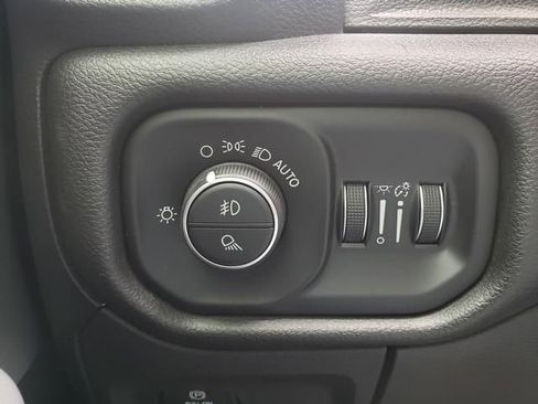 Used 2019 RAM 1500 Big Horn AWD/4WD image 29