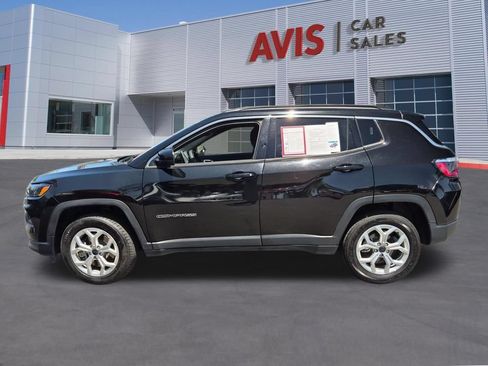 Used 2025 Jeep Compass Latitude w/ Sun & Sound Group AWD/4WD image 10