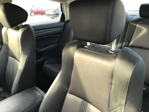 Used 2018 Honda Accord EX image 7
