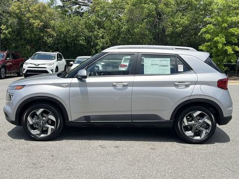 New 2026 Hyundai Venue SEL FWD image 10