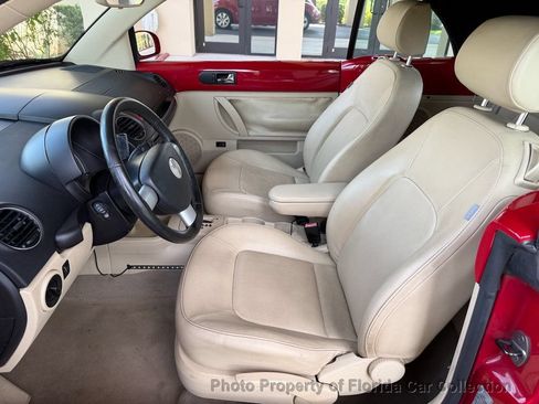 Used 2010 Volkswagen Beetle Convertible FWD image 37