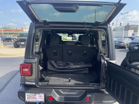 Used 2024 Jeep Wrangler Unlimited w/ Convenience Group AWD/4WD image 33
