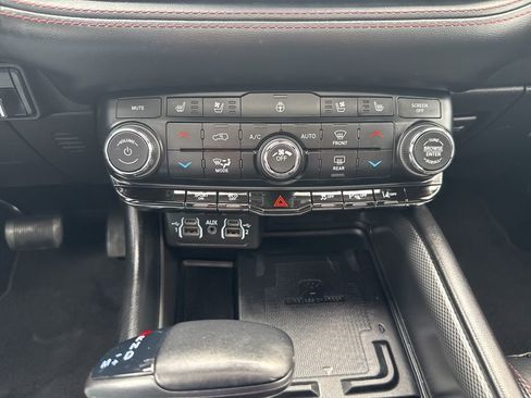 Used 2021 Dodge Durango R/T w/ Technology Group AWD/4WD image 19
