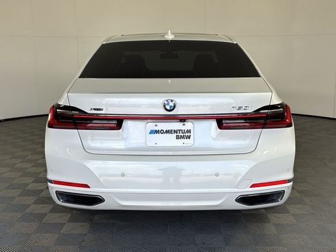 Used 2022 BMW 750i xDrive AWD/4WD image 10