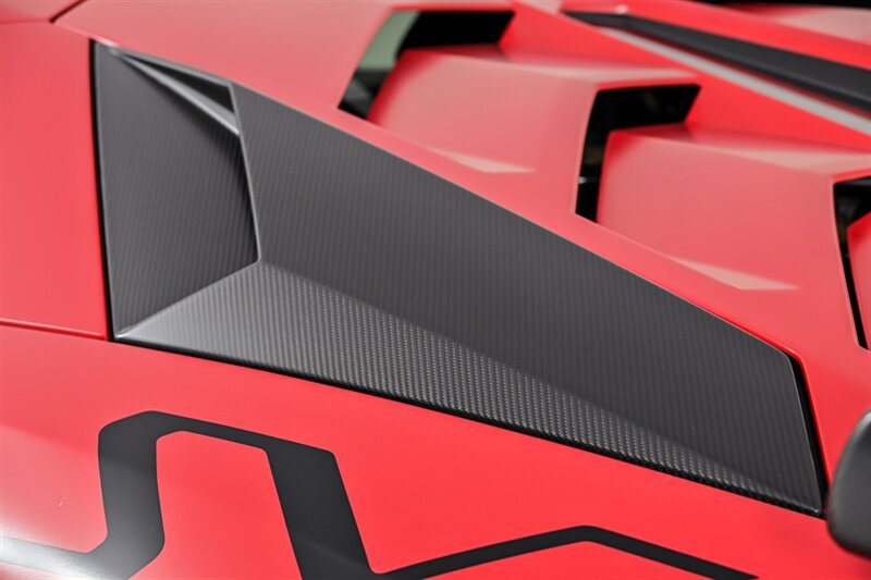 Used 2019 Lamborghini Aventador SVJ AWD/4WD image 16