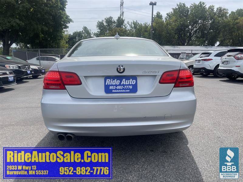 Used 2011 BMW 328i xDrive Coupe AWD/4WD image 6