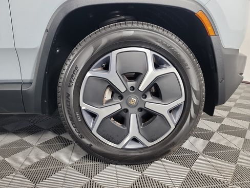 Used 2024 Rivian R1S Adventure AWD/4WD image 11