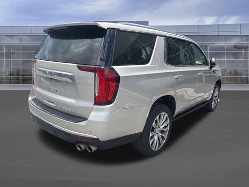 Used 2021 GMC Yukon Denali w/ Denali Premium Package AWD/4WD image 4