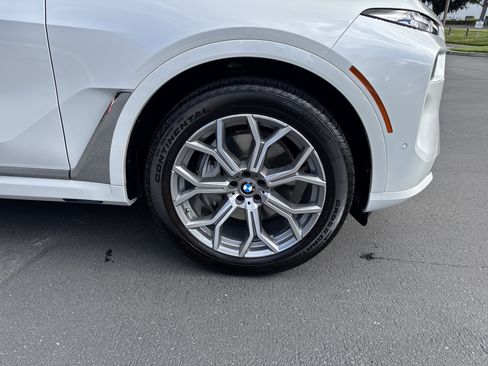 Used 2026 BMW X7 xDrive40i AWD/4WD image 13