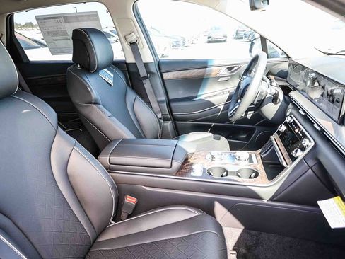 New 2026 Genesis GV80 2.5T Prestige image 18