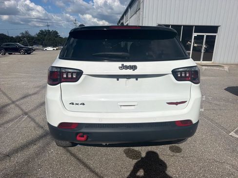 Used 2024 Jeep Compass Trailhawk AWD/4WD image 10