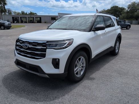 New 2026 Ford Explorer Active w/ Active Comfort Package RWD image 6
