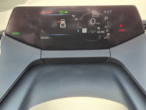Used 2025 Toyota Prius Plug-In Hybrid image 20