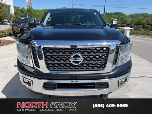 Used 2018 Nissan Titan SV AWD/4WD image 28