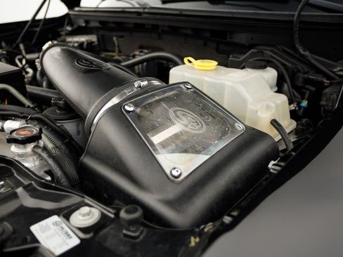 Used 2013 Ford F150 Raptor w/ Luxury Equipment Group image 28