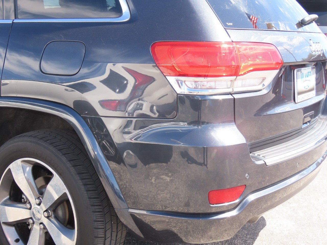 Used 2015 Jeep Grand Cherokee Overland RWD image 15