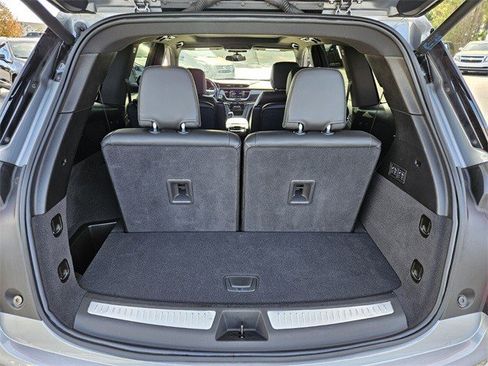 Certified 2025 Cadillac XT6 Premium Luxury image 16