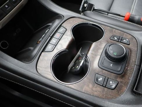 Used 2023 GMC Acadia Denali FWD image 29