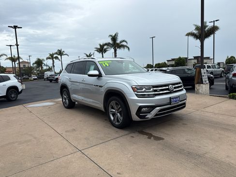 Used 2019 Volkswagen Atlas SEL R-Line AWD/4WD image 3
