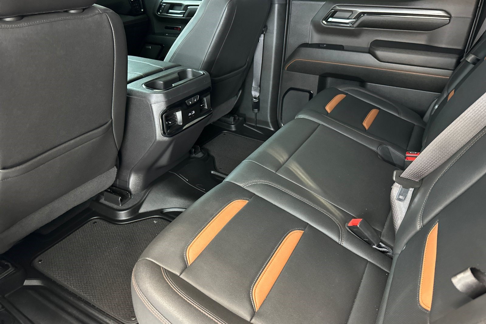 Used 2023 GMC Sierra 1500 AT4 w/ Technology Package AWD/4WD image 26