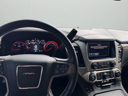 Used 2015 GMC Yukon Denali w/ Premium Package AWD/4WD image 13