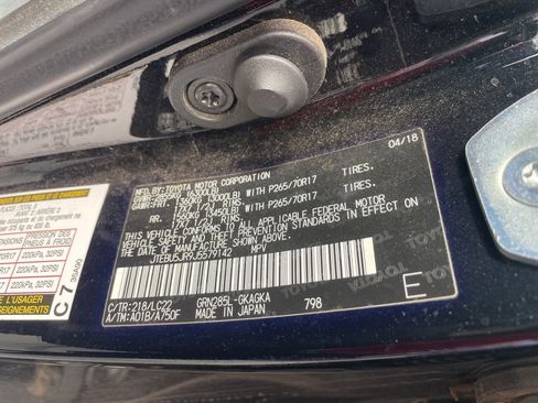 Used 2018 Toyota 4Runner TRD Off-Road Premium image 9