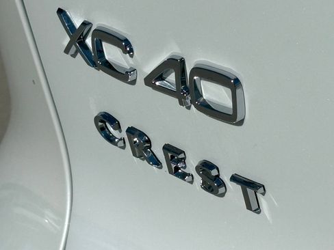 New 2026 Volvo XC40 B4 Core image 9