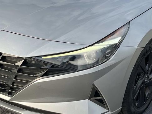 Used 2021 Hyundai Elantra SEL FWD image 10