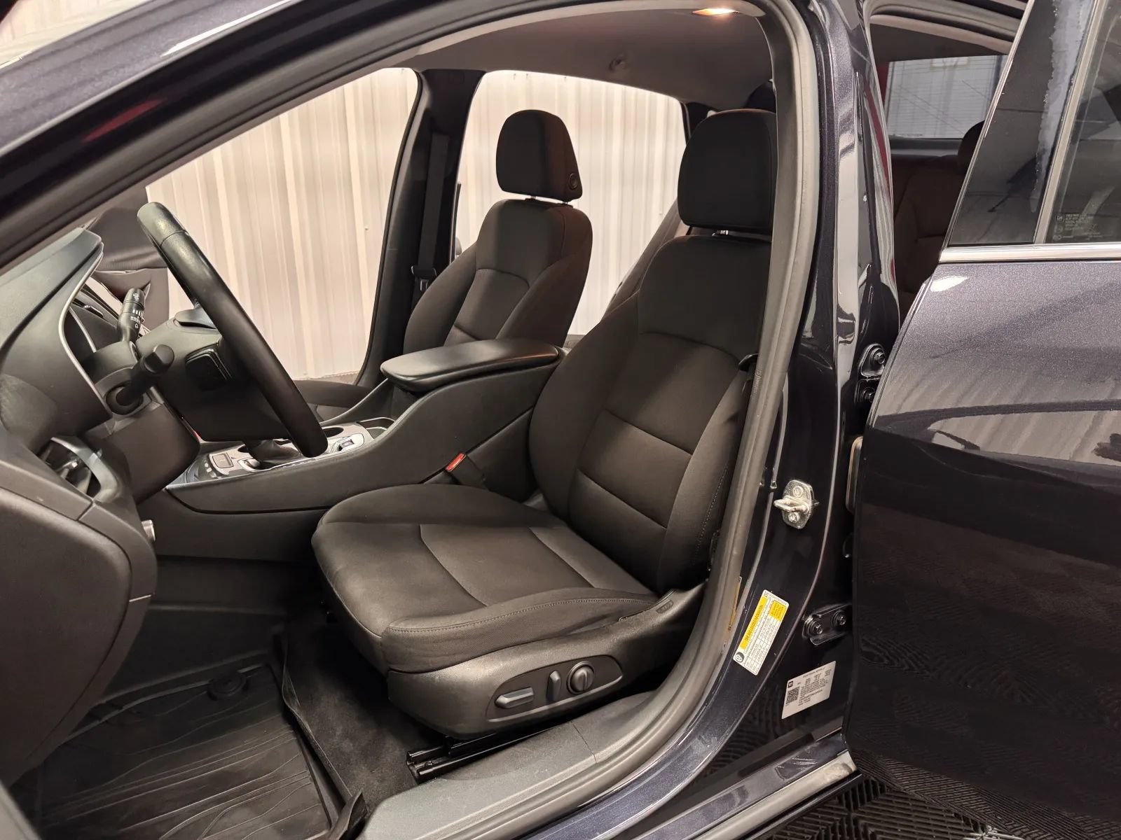 Used 2022 Chevrolet Malibu RS w/ LPO, Floor Liner Package FWD image 35