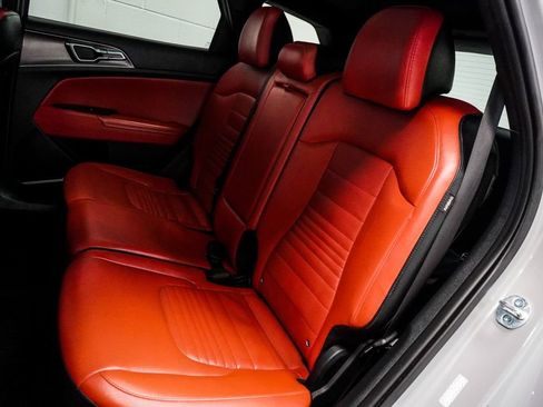 Used 2024 Kia Sportage SX image 9