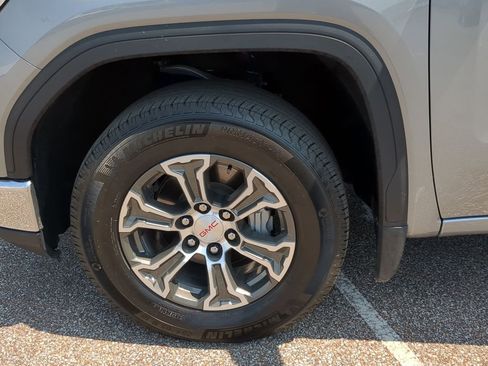 Used 2024 GMC Sierra 1500 SLT image 31