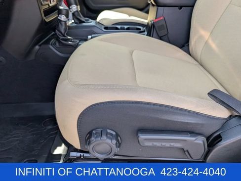 Used 2019 Jeep Wrangler Unlimited Sahara AWD/4WD image 22