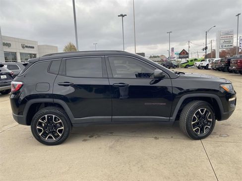 Used 2020 Jeep Compass Trailhawk image 10