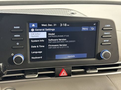 Used 2023 Hyundai Elantra SEL image 24