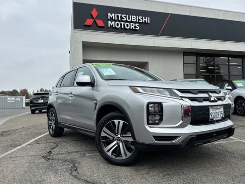 Used 2025 Mitsubishi Outlander Sport ES image 2