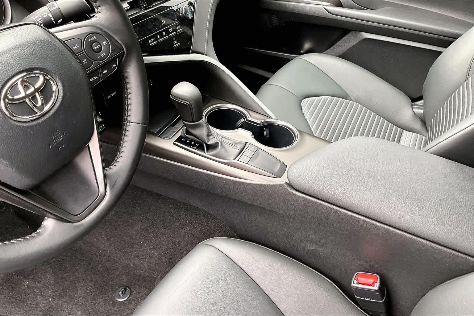 Certified 2024 Toyota Camry SE FWD image 17