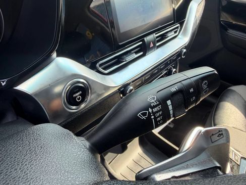 Used 2020 Kia Niro EX w/ Cold Weather Package FWD image 40