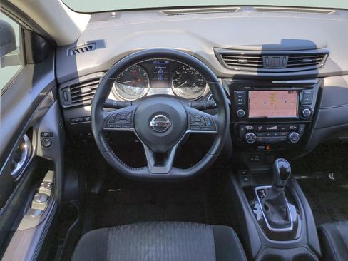 Certified 2020 Nissan Rogue SV w/ Premium Package FWD image 24