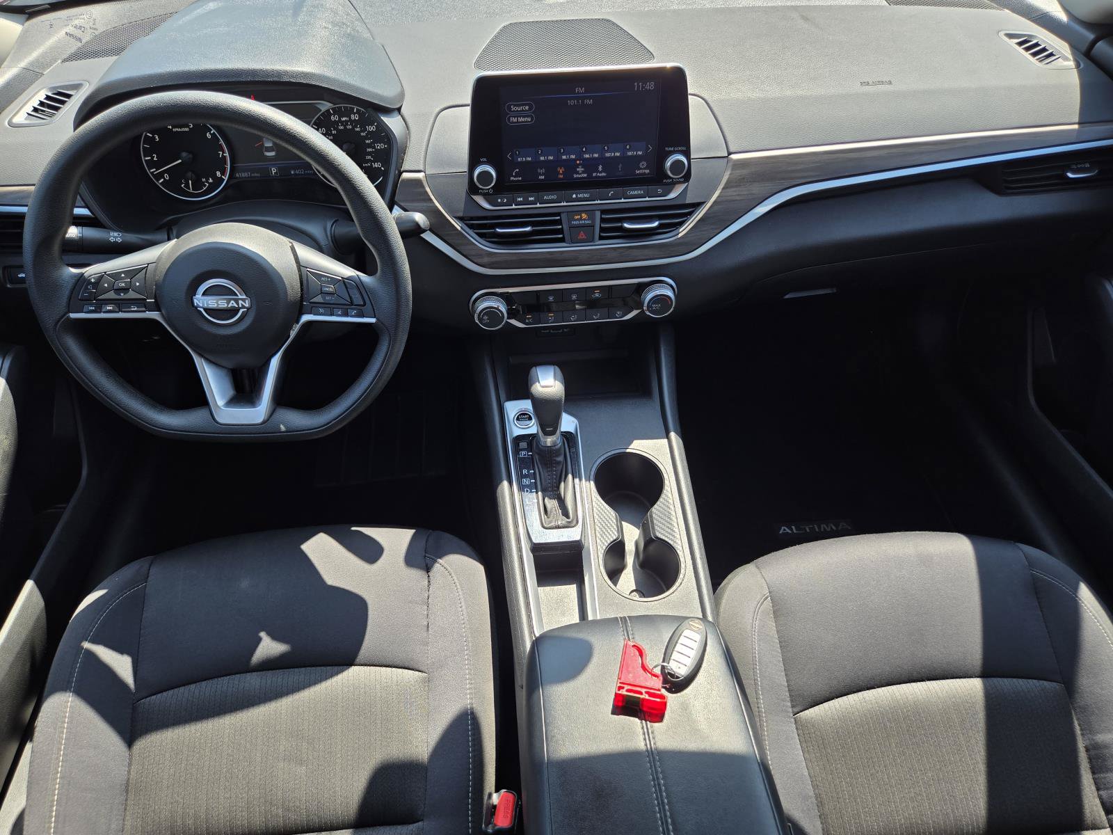 Used 2025 Nissan Altima 2.5 SV FWD image 19