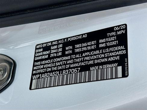 Used 2020 Porsche Macan S image 34