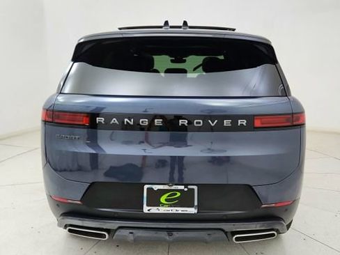 Used 2025 Land Rover Range Rover Sport SE image 5