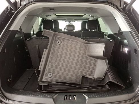 Used 2023 Ford Explorer XLT w/ Equipment Group 202A AWD/4WD image 29