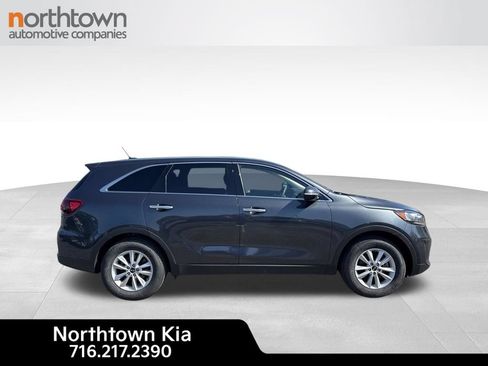 Used 2020 Kia Sorento LX FWD image 5